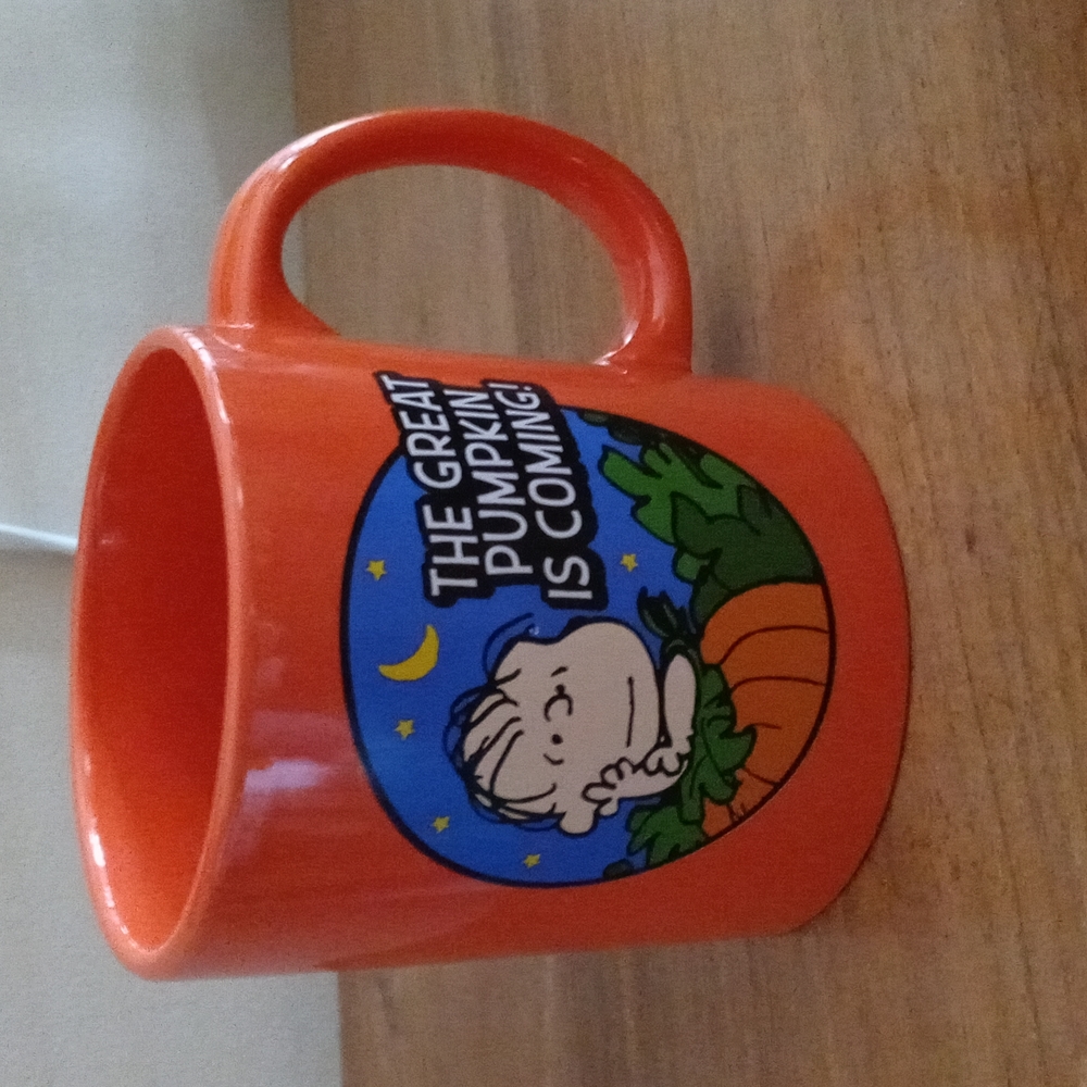 Linus Halloween mug